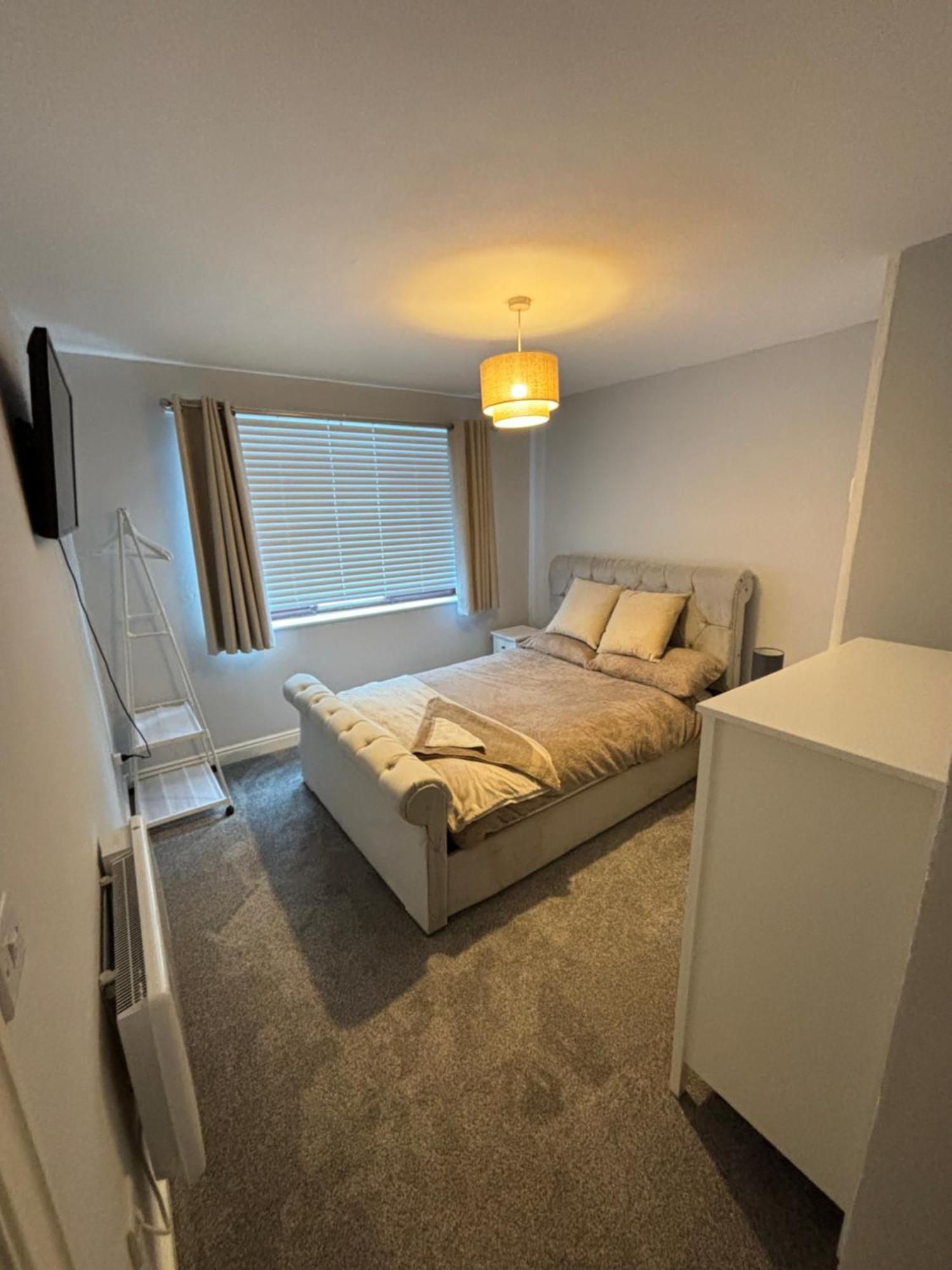 Apartmán The Airport Flat - Newly Renovated & Free Parking Leeds  Exteriér fotografie